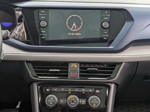 Used 2024 Volkswagen Taos SE w/ Panoramic Sunroof Package image 26