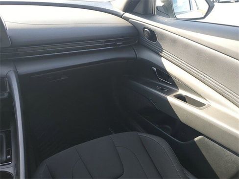Certified 2025 Hyundai Elantra Sport image 15