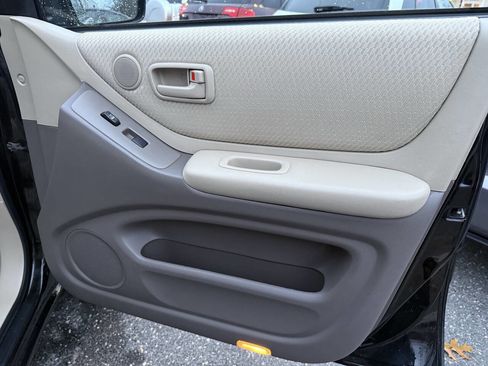 Used 2007 Toyota Highlander 4WD V6 w/ 3rd Row image 25