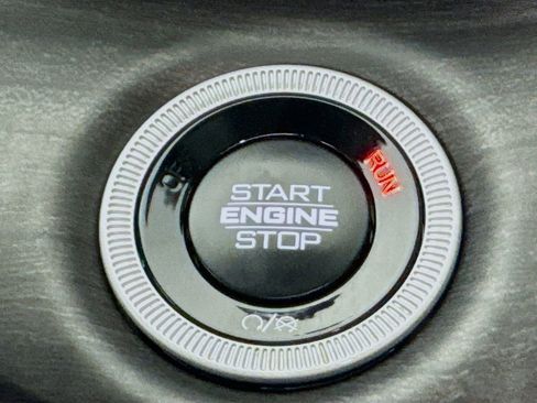 Used 2025 Jeep Grand Cherokee Limited w/ Black Appearance Package image 20