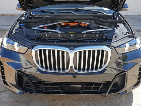 Used 2024 BMW X5 xDrive50e w/ M Sport Package AWD/4WD image 8