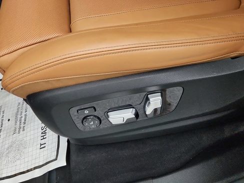 Used 2019 BMW X5 xDrive40i w/ M Sport Package AWD/4WD image 12