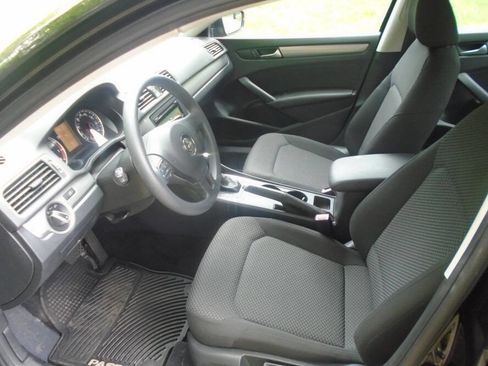 Used 2013 Volkswagen Passat 2.5 S FWD image 10