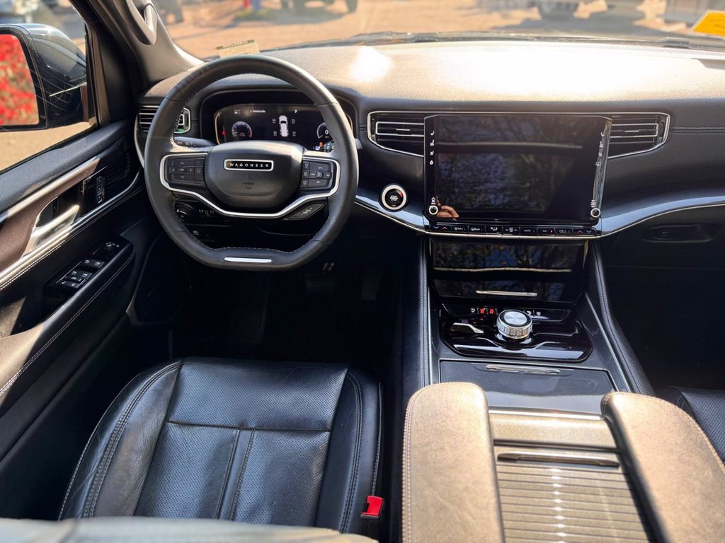 Used 2023 Jeep Wagoneer 4WD w/ Premium Group I image 26