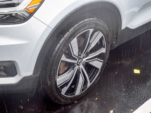 Used 2021 Volvo XC40 P8 Recharge w/ Advanced Package AWD/4WD image 22