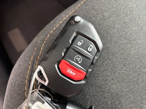 Used 2025 Jeep Wrangler Sahara AWD/4WD image 21