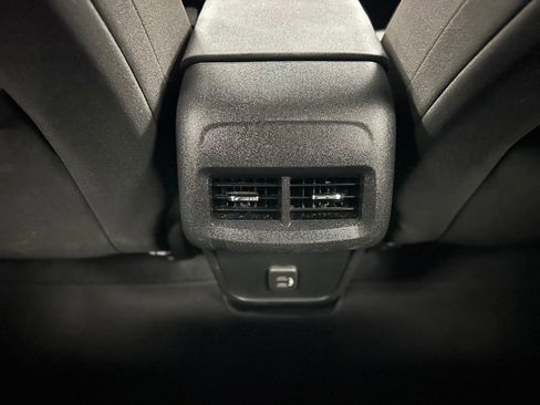 Used 2020 Chevrolet Equinox LT FWD image 18