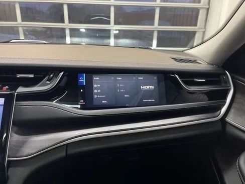 Used 2023 Jeep Grand Cherokee 4WD 4xe w/ Luxury Tech Group II image 21