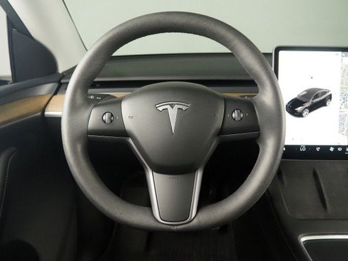 Used 2023 Tesla Model Y Long Range AWD/4WD image 18