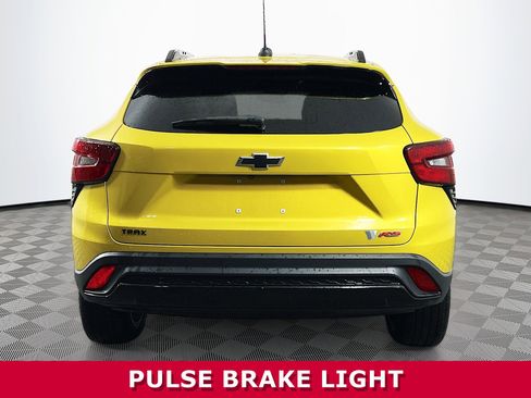 Certified 2024 Chevrolet Trax RS w/ Sunroof Package FWD image 26