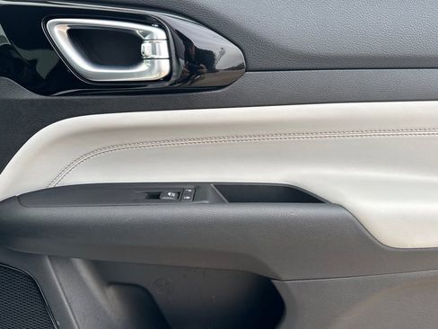 Used 2022 Jeep Compass Limited w/ Elite Group image 21