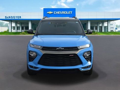 Used 2023 Chevrolet TrailBlazer RS w/ Sun and Liftgate Package image 2