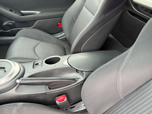 Used 2018 Nissan 370Z Coupe RWD image 14