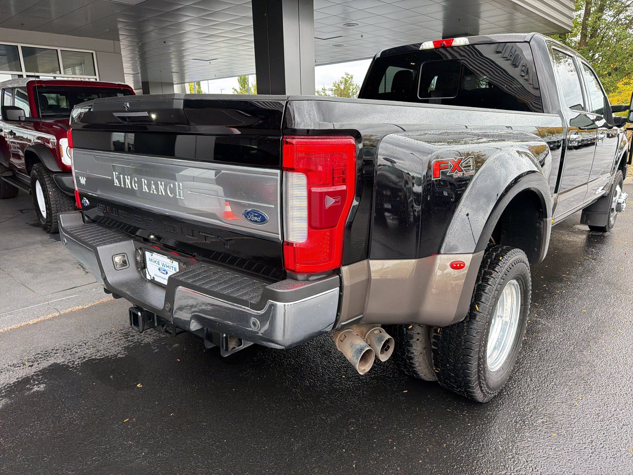 Used 2017 Ford F350 King Ranch w/ King Ranch Ultimate Package AWD/4WD image 16