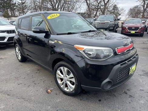 Used 2014 Kia Soul + image 2