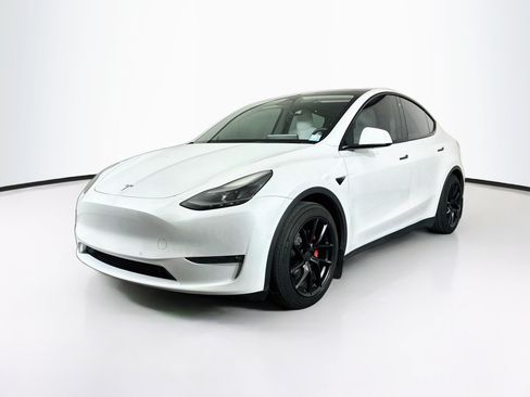 Used 2022 Tesla Model Y Performance AWD/4WD image 3