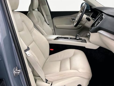 Used 2023 Volvo XC90 B6 Plus image 23