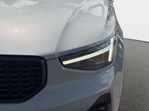 Used 2026 Volvo XC40 B5 Plus AWD/4WD image 9