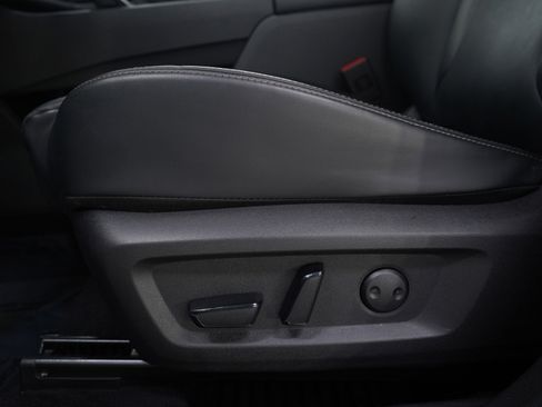 Used 2023 Nissan Rogue SV w/ SV Premium Package image 25