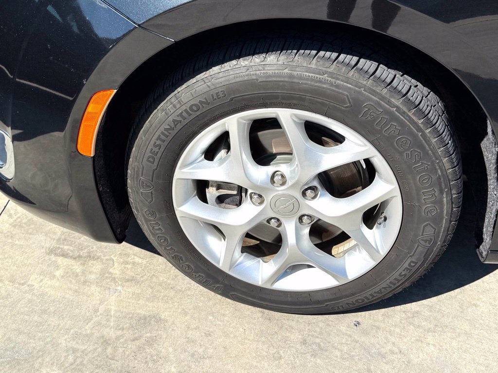 Used 2020 Chrysler Pacifica Limited FWD image 10