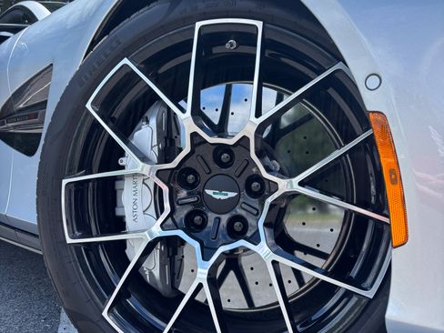 Used 2025 Aston Martin Vanquish RWD image 2