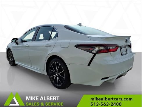 Used 2023 Toyota Camry SE image 5