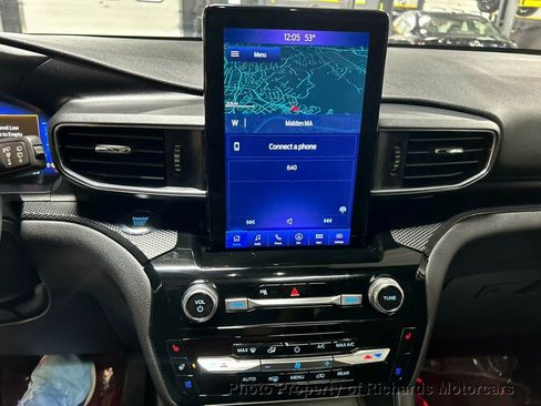 Used 2024 Ford Explorer ST w/ Technology Package image 16