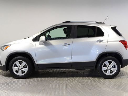 Used 2018 Chevrolet Trax LT w/ LT Convenience Package AWD/4WD image 2