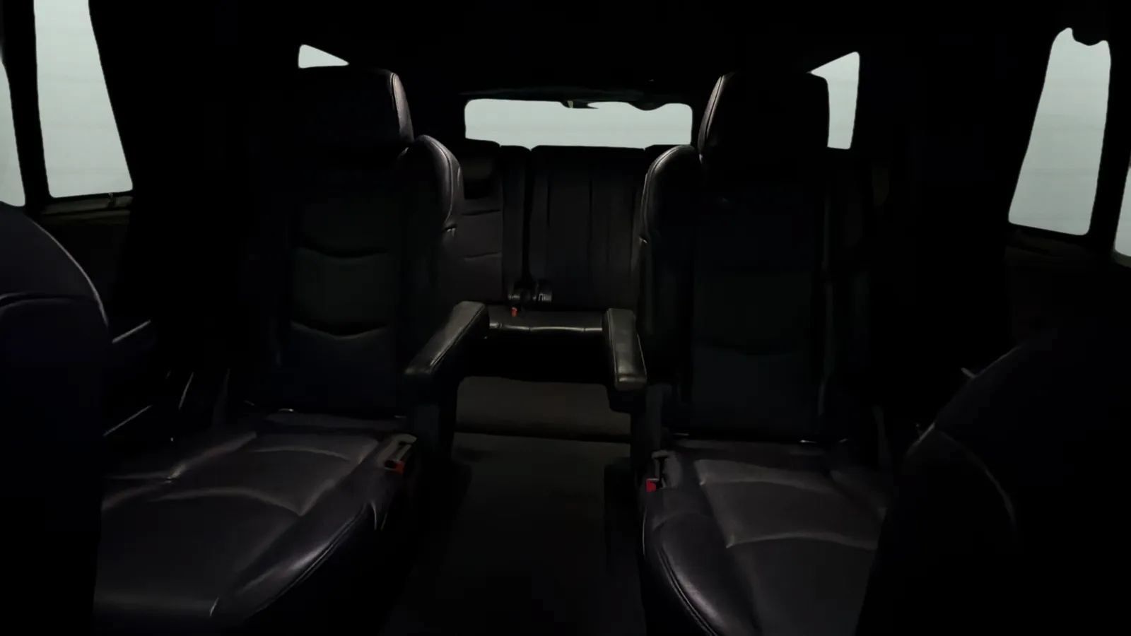 Used 2019 Cadillac Escalade Platinum RWD image 19