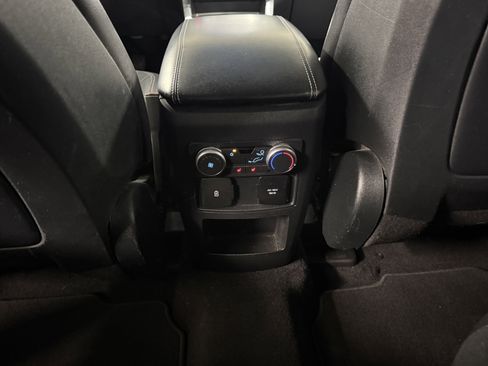 Used 2020 Ford Explorer Limited image 23