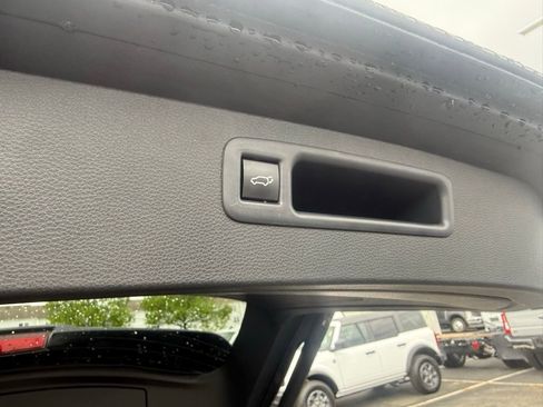 Used 2025 Toyota Highlander Platinum AWD/4WD image 49