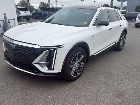 Used 2024 Cadillac Lyriq Luxury RWD image 7