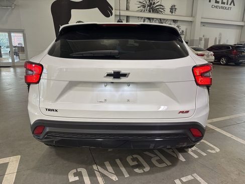 Used 2025 Chevrolet Trax RS w/ Driver Confidence Package image 6