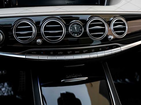 Used 2017 Mercedes-Benz S 550 Sedan image 29