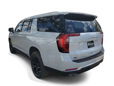 New 2026 GMC Yukon XL Denali w/ Sun & Power Step Package image 4