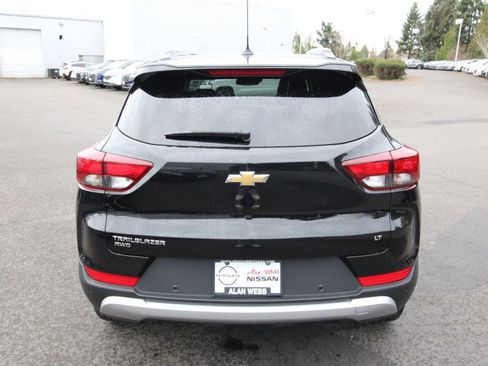Used 2024 Chevrolet TrailBlazer LT w/ Convenience Package image 4