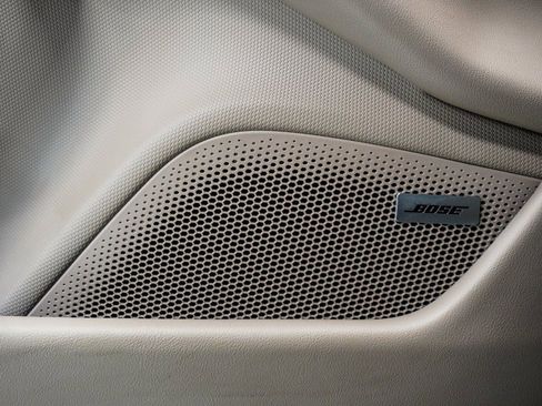 Used 2023 Porsche Taycan 4S w/ Premium Package image 38