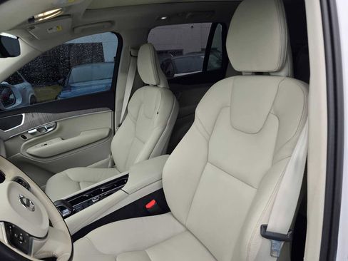 Certified 2024 Volvo XC90 T8 Plus w/ Protection Package Premier image 23