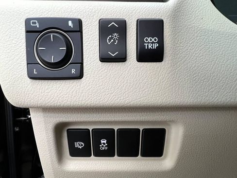 Used 2019 Lexus GX 460 Premium w/ Premium Package AWD/4WD image 27