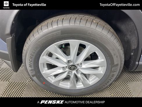 Used 2026 Toyota Corolla Cross LE image 11