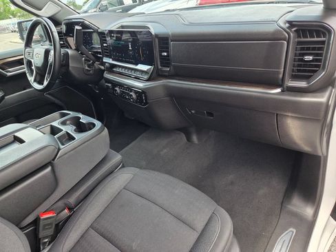 Used 2025 Chevrolet Silverado 1500 LT RWD image 17