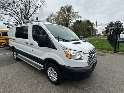 Used 2019 Ford Transit 250 130 Low Roof w/ Exterior Upgrade Package RWD image 3
