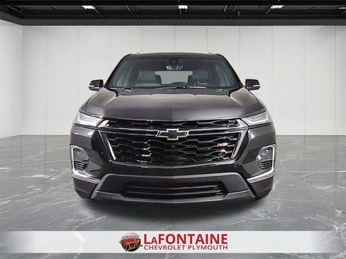 Used 2023 Chevrolet Traverse RS image 3