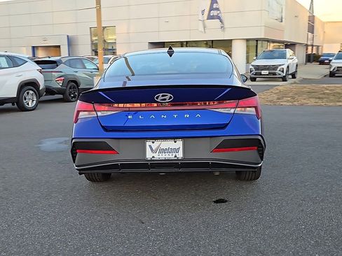 Certified 2025 Hyundai Elantra Sport image 7