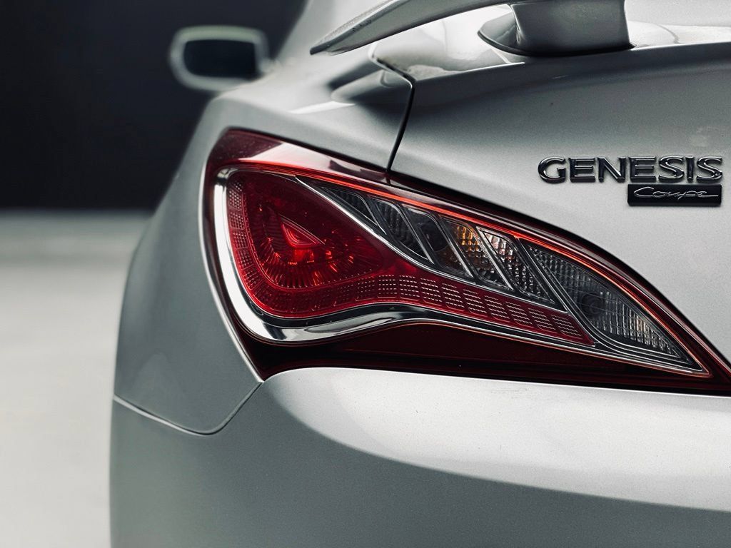 Used 2016 Hyundai Genesis Coupe 3.8 RWD image 14