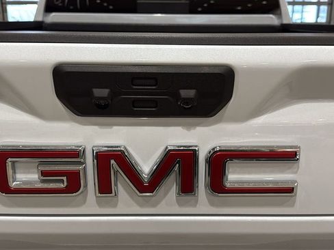 New 2026 GMC Sierra 2500 Denali w/ Denali Reserve Package AWD/4WD image 9