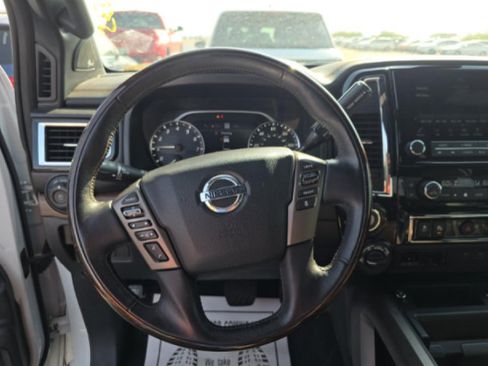 Used 2021 Nissan Titan Platinum Reserve w/ Moonroof Package AWD/4WD image 11