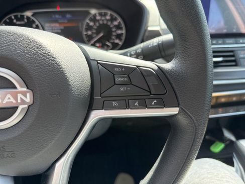 Used 2024 Nissan Altima 2.5 SV image 23