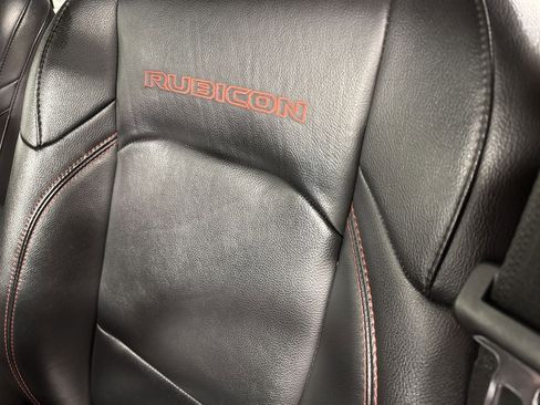 Used 2021 Jeep Wrangler Unlimited Rubicon w/ Cold Weather Group image 19