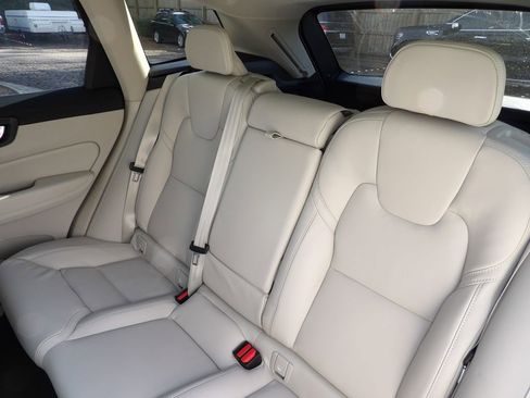 New 2026 Volvo XC60 B5 Ultra w/ Protection Package Premier AWD/4WD image 24